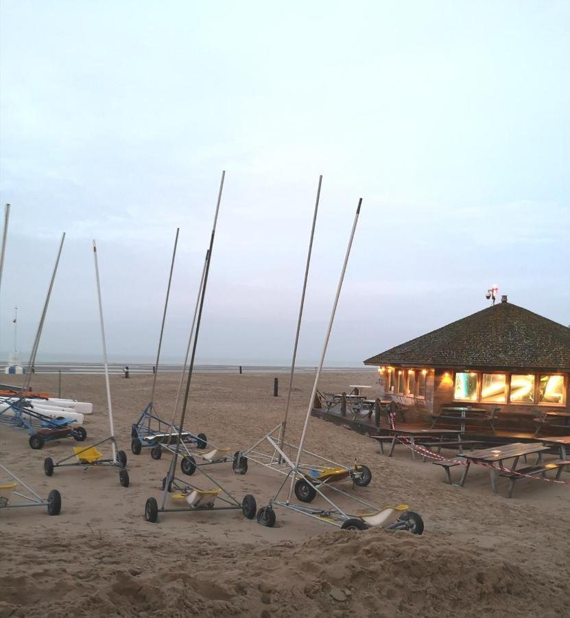 Zeester En Koffie. Oostduinkerke-Bad Exterior photo